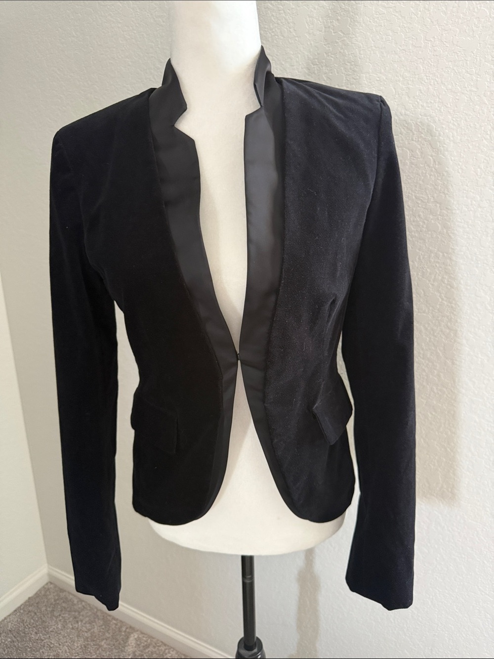 Rachel Rachel Roy Black Velvet Collar Blazer Size 6